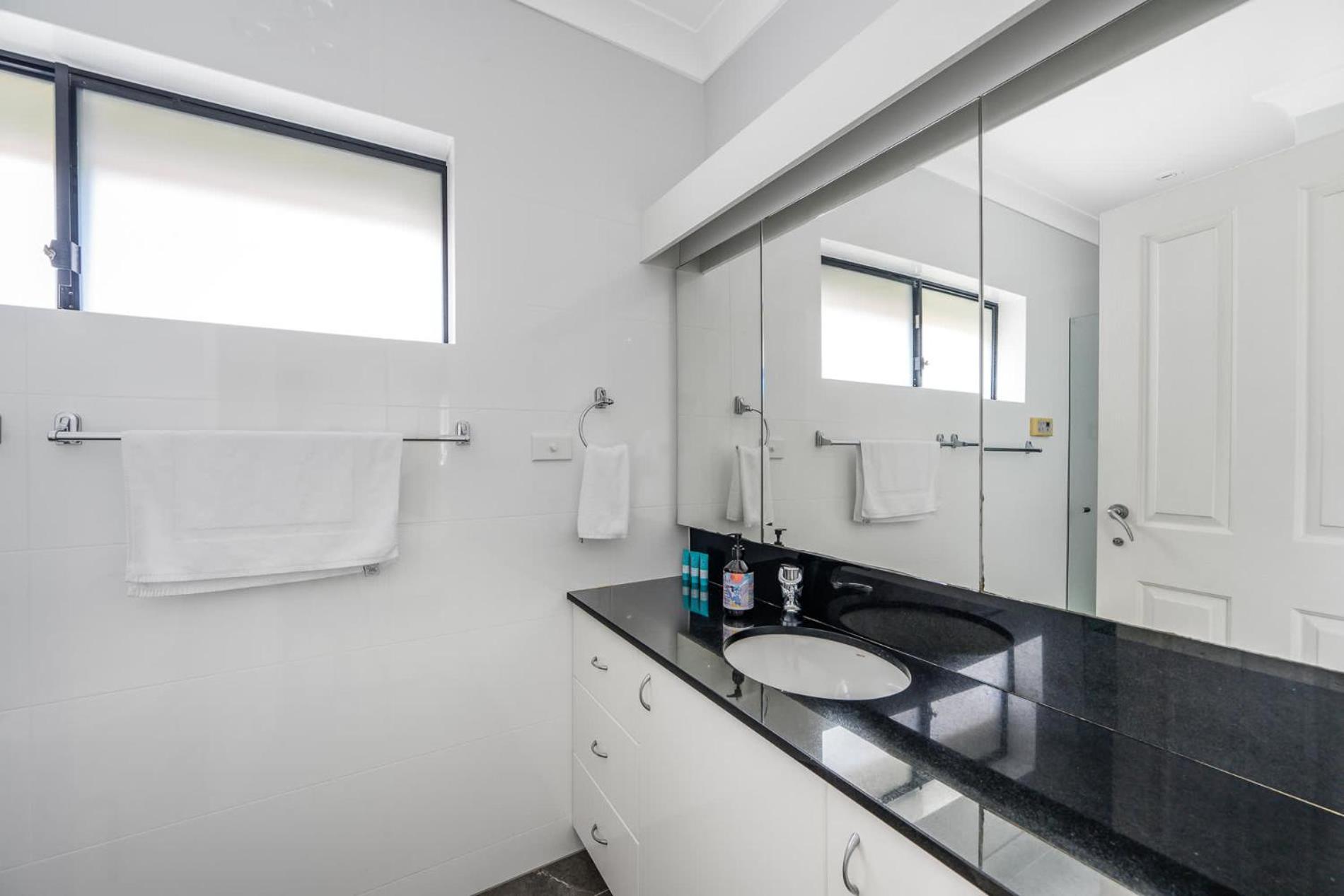 Maroubra Gem Close To Sleep 16 Sydney